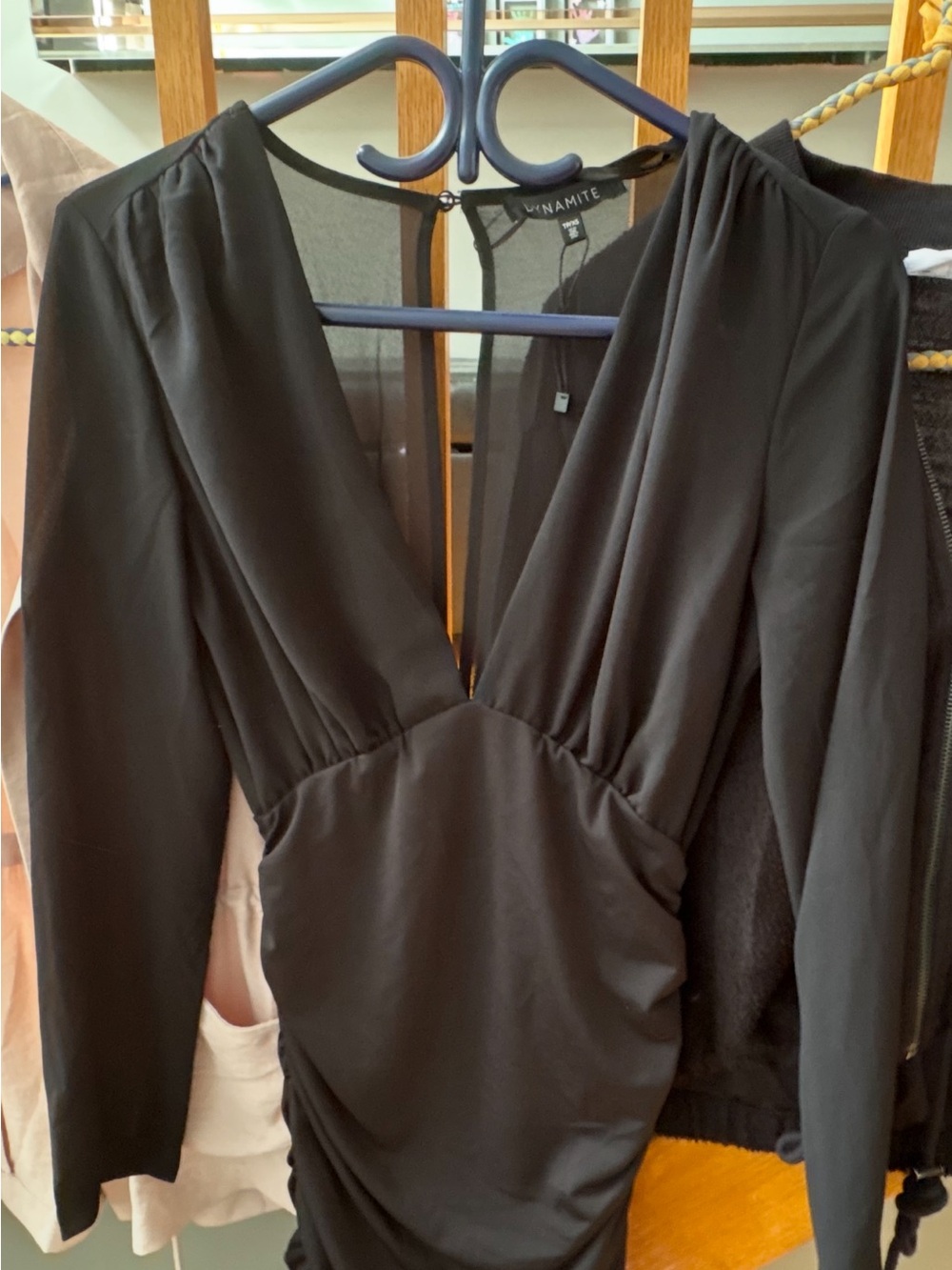 Dynamite Black Long Sleeve V-Neck Ruched Midi Dress